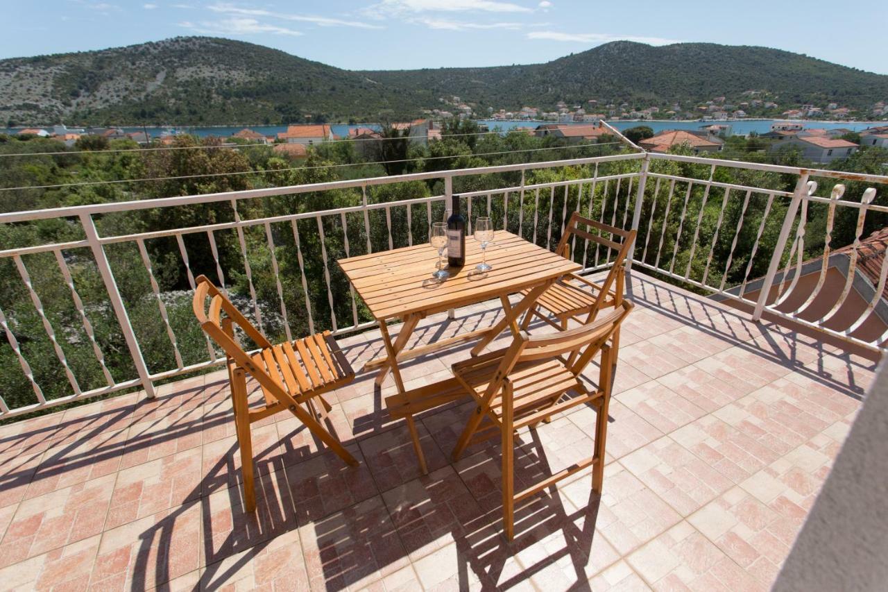 Apartman Paula 1 Apartment Vinišće Exterior foto